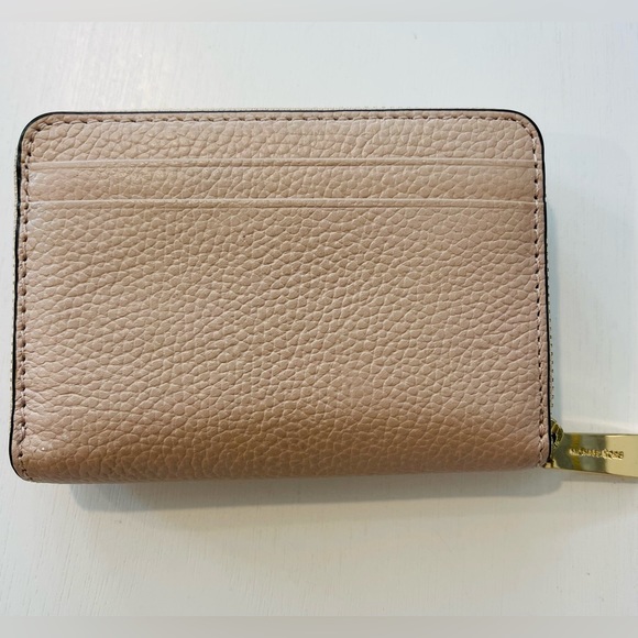 Michael Kors Small Wallet - Picture 8 of 8